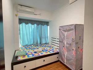 华发四季 3室2厅2卫100㎡_华发四季租房卧室图片3