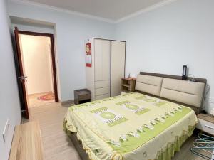 华发四季 2室2厅1卫74.18㎡_华发四季租房卧室图片3