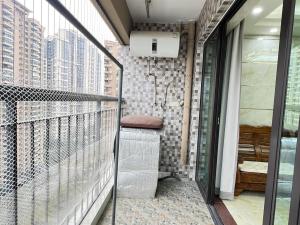 华发四季 3室2厅1卫92.31㎡_华发四季租房阳台图片6