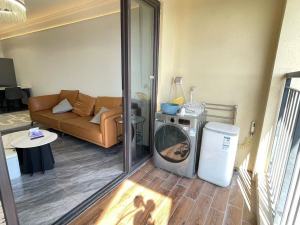 华发四季 3室2厅2卫96㎡_华发四季二手房阳台图片5