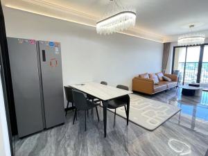 华发四季 3室2厅2卫96㎡_华发四季二手房餐厅图片2