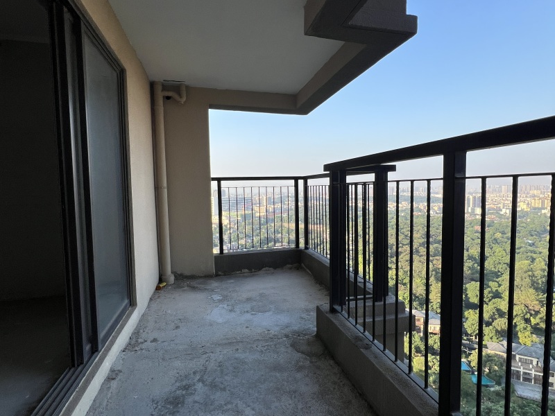 华发四季 4室2厅2卫148.75㎡_华发四季二手房图片图片2